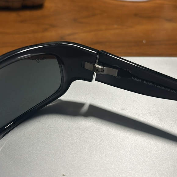 Maui Jim Longboard Sunglasses MJ-222-11 - Picture 9 of 10